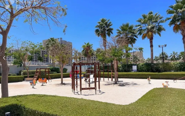 Chic 1BR Iris Amber Al Jaddaf