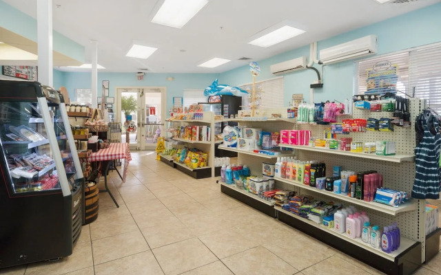 Spacious Home W/private Pool/spa & Free Waterpark!