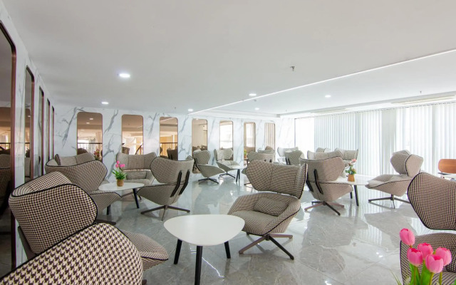 Golden Jomtien Beach Hotel