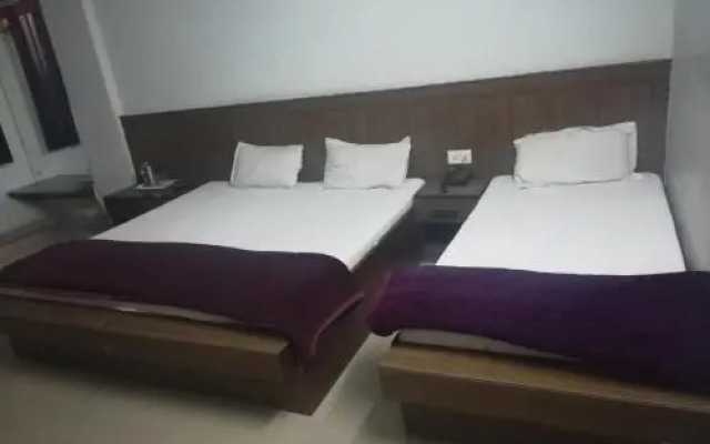 Shri Rajadhiraj Guest House