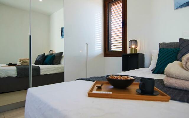 Phaedrus Living Seaside Constantinos 113