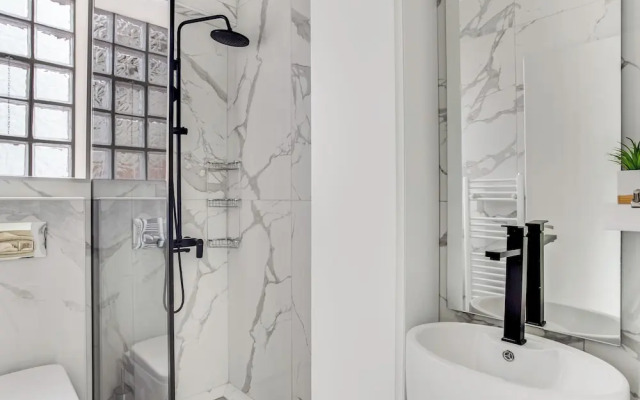 Sanders Old Port Thessaloniki