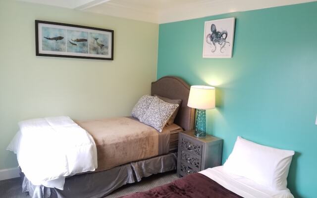 Seaside Oceanfront Inn