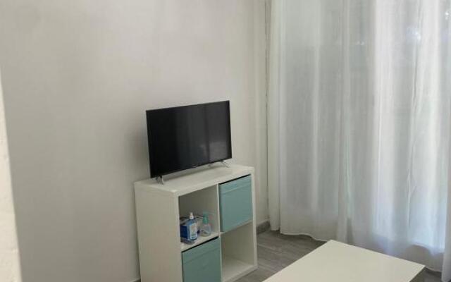 Beau studio dans résidence calme avec parking gratuit