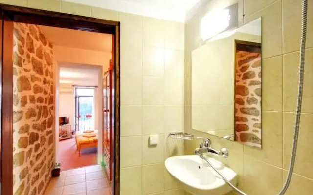 Room-charming Guest Room in Historic Vel