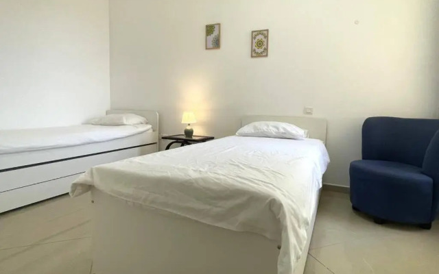 Sunny 3BR Apartment Golf Residence