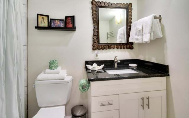 Trillium 5C Beach Front/private Balcony With Amazing Views/pool!