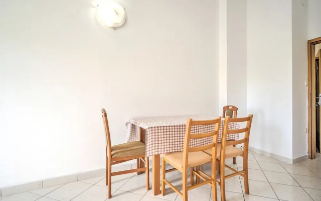 Elegant Apartment in Banjole near Fratarski Otok Island