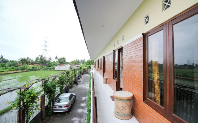 RedDoorz near Desa Wisata Kasongan