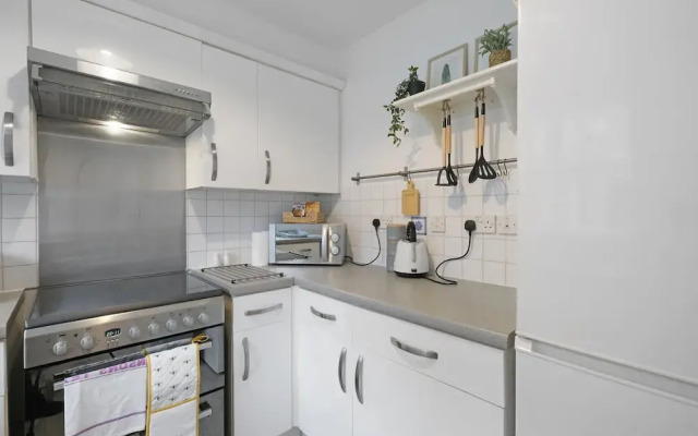 Charming 2 Bed 1Bath Apt -Transom Square