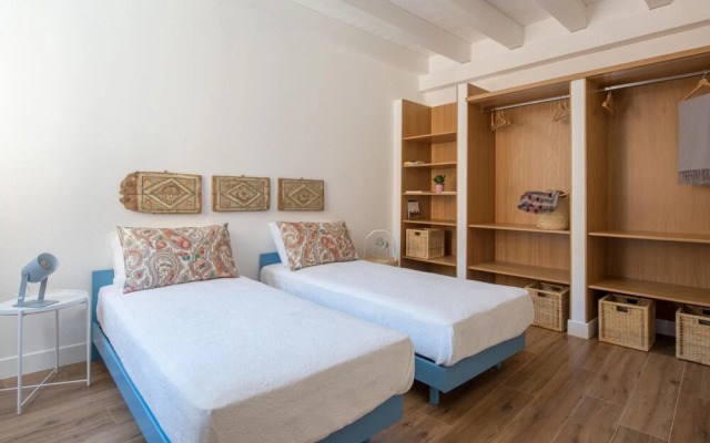 Le Niche Holiday Home With Balcony