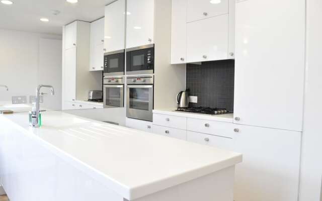 Farringdon 3 Bedroom Flat With Terrace