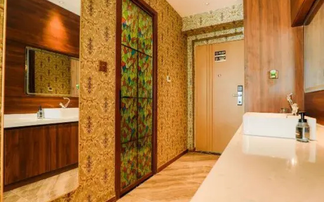 Gushi Hotel (Baolong Building 3)