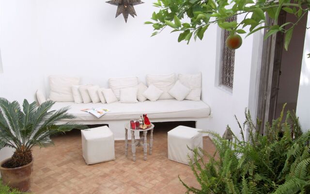 Riad O2