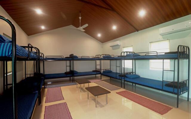 D Clouds Pure Veg, Gaganbawada