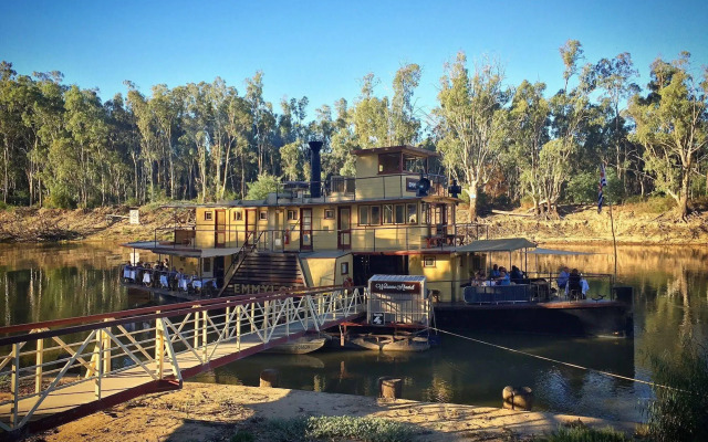 Paddlesteamer Emmylou Boatel