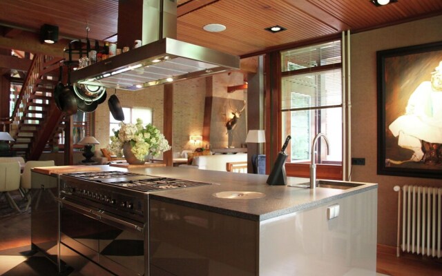 Unique & Modern Constructed Villa in Apeldoorn With Jacuzzi