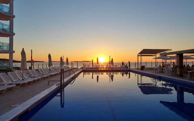 Nereida Aparthotel