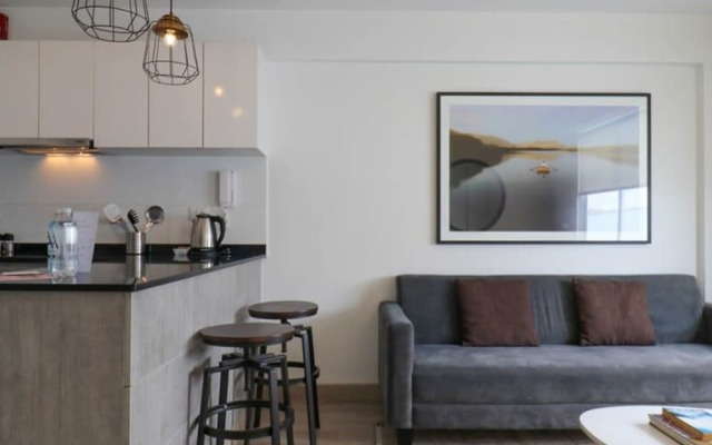 w Iluminating 1BR w AC Near Central Restaurante