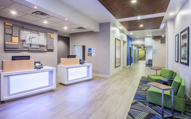 Holiday Inn Express & Suites Texarkana by IHG