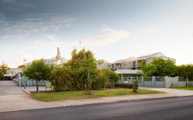 Airport Apartments by Vetroblu