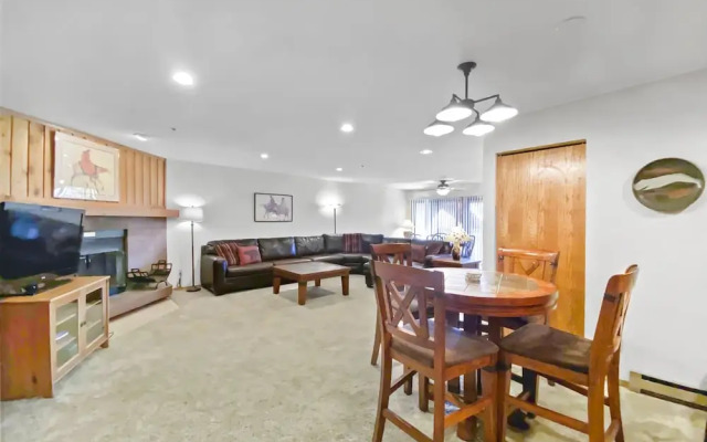 Cimarron 402 2 Bedroom Condo by RedAwning