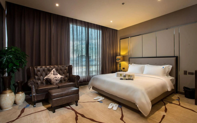Lotus Blu Hotel