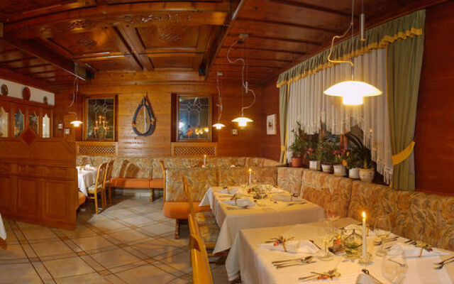 Hotel und Aparthotel Almrösl