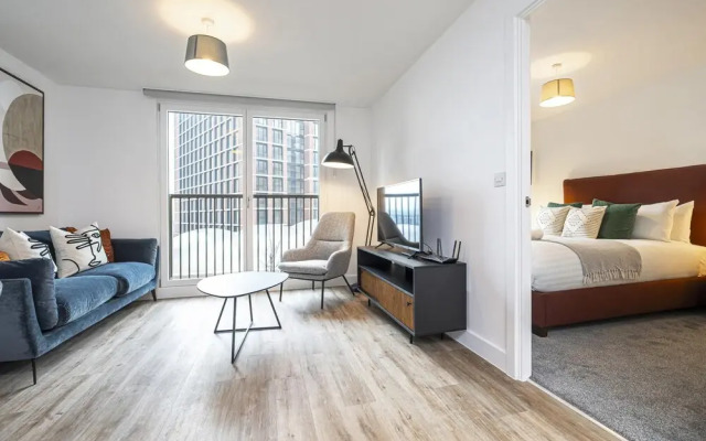 Superb Flat With Community Vibe