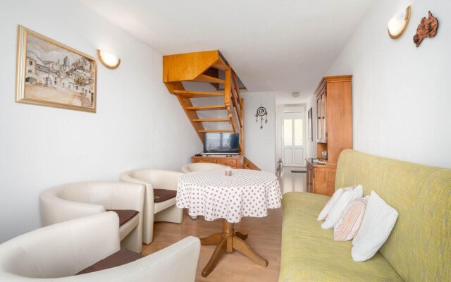 Nice Apartment in Pisak With 3 Bedrooms and Wifi