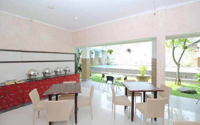 Airy Terminal Tirtonadi MT Haryono 80 Solo