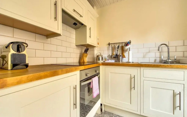 JOIVY Amazing Location! - Lovely Rose St Apt in New Town