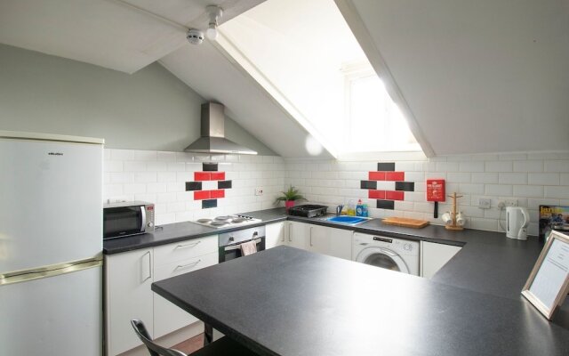 Contemporary Apartment in Manchester near Tram Station
