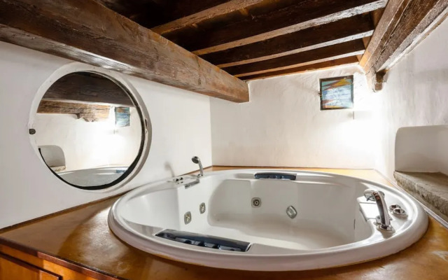 Palazzo Pitti Apartment with Terrace