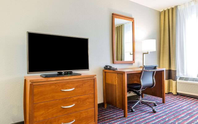 Comfort Inn Alton near I-255