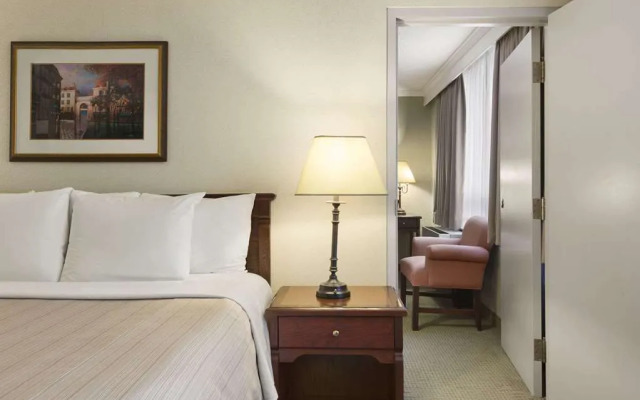 Days Inn - Ottawa West