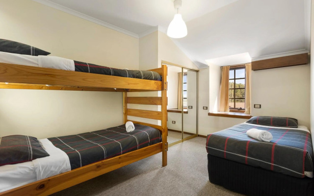 Village Family Motor Inn