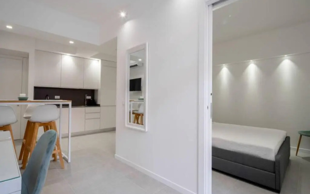 Ormesini Courtyard Apartment