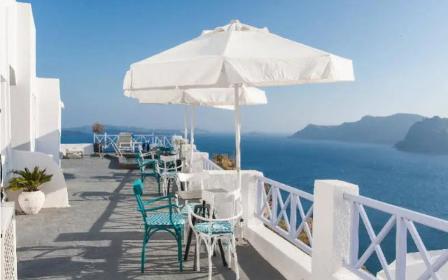 Armeni Village Rooms & Suites