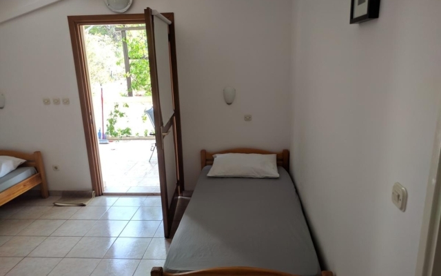 Apartment Var - with nice garden: A3 Sveta Nedjelja, Island Hvar