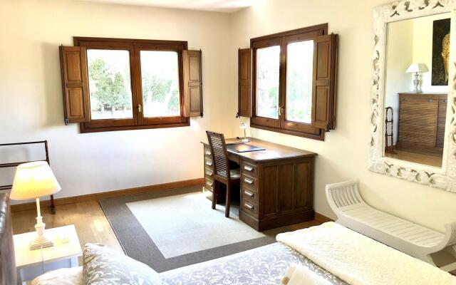 Ideal villa in Peralada with private pool and garden
