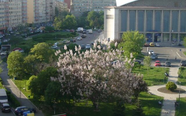 Twin 3 Apartment - Cismigiu Gardens