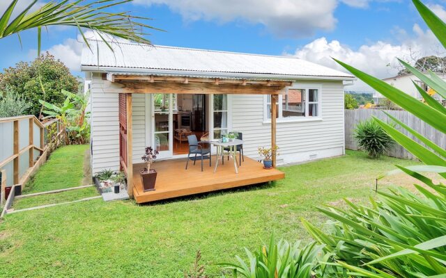 Sunny Grey Lynn Holiday Home