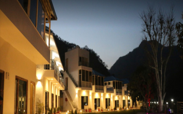 Ezzenza Mahayana Resort & Spa