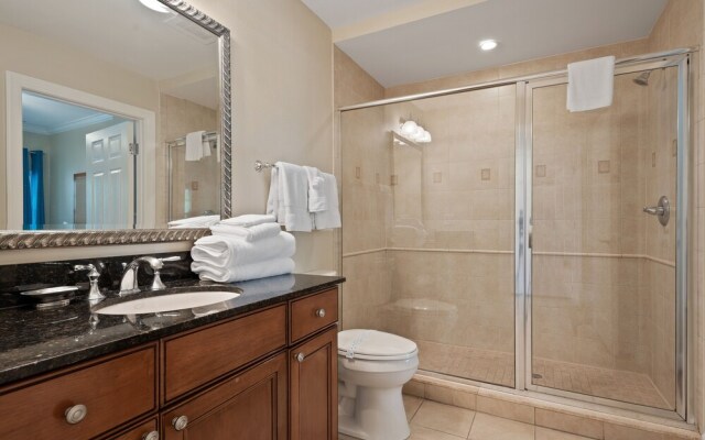 Rvh_326r Centre Court 3 Bedroom Condo