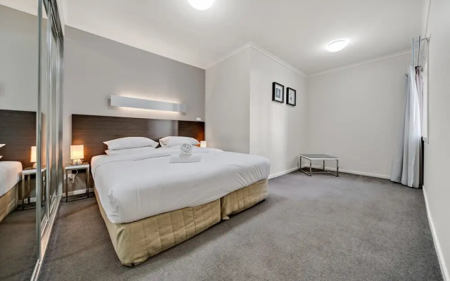 Comfy 2-bed Near the Lake With Secure Parking