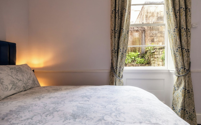 Stunning 1 Bedroom Flat in Central Bath