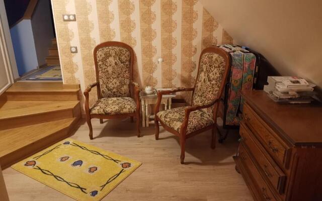 Au milieu d'un jardin fleuri