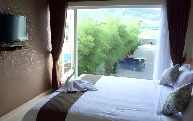 Ambulu Hotel