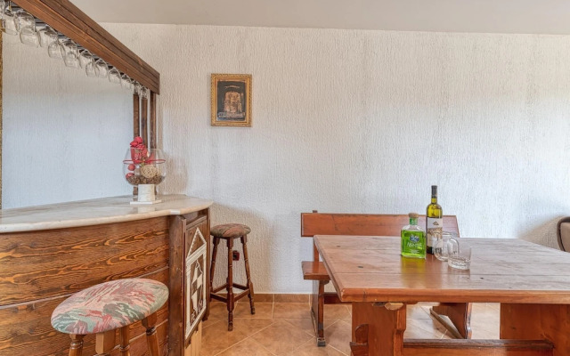 Pool House Kristina Near Pore